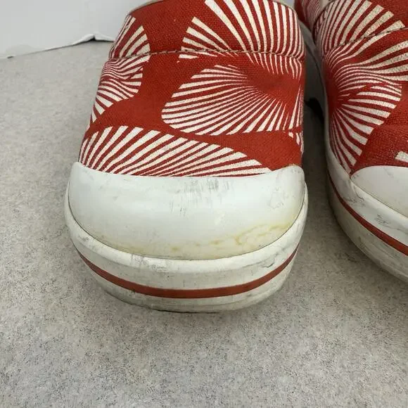 Dansko Red Fan Pattern Vegan Comfort Clogs Women’s Slip On Canvas Shoes Size 38 - Picture 4 of 13